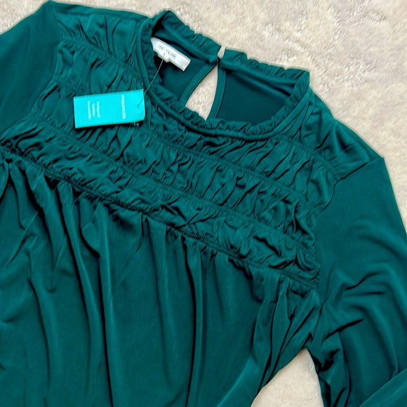 NWT Dark Green Maurices Long Sleeve Ruffle Rouched Top Detail - Picture 3 of 6